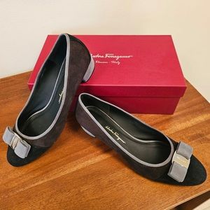 Ferragamo Vara CB 4cm, tri-color suede
Front anti slip sole cover